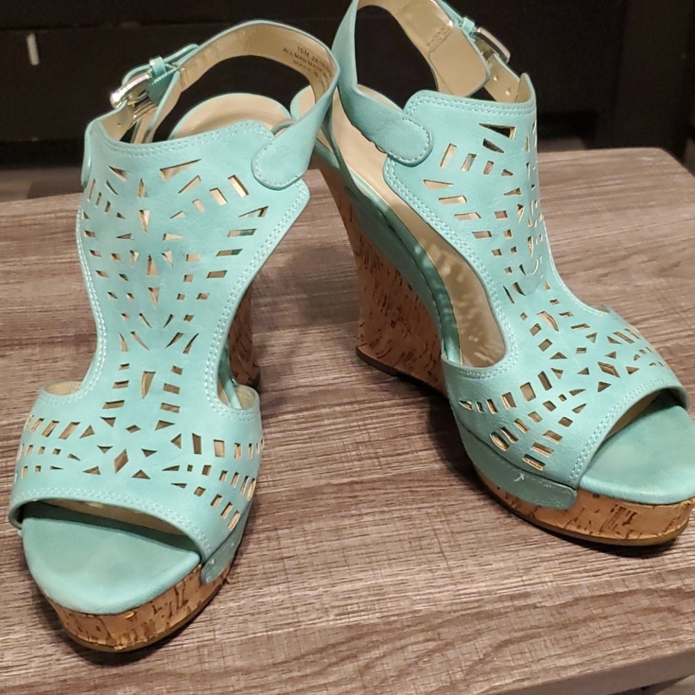 Seafoam Laced Wedge